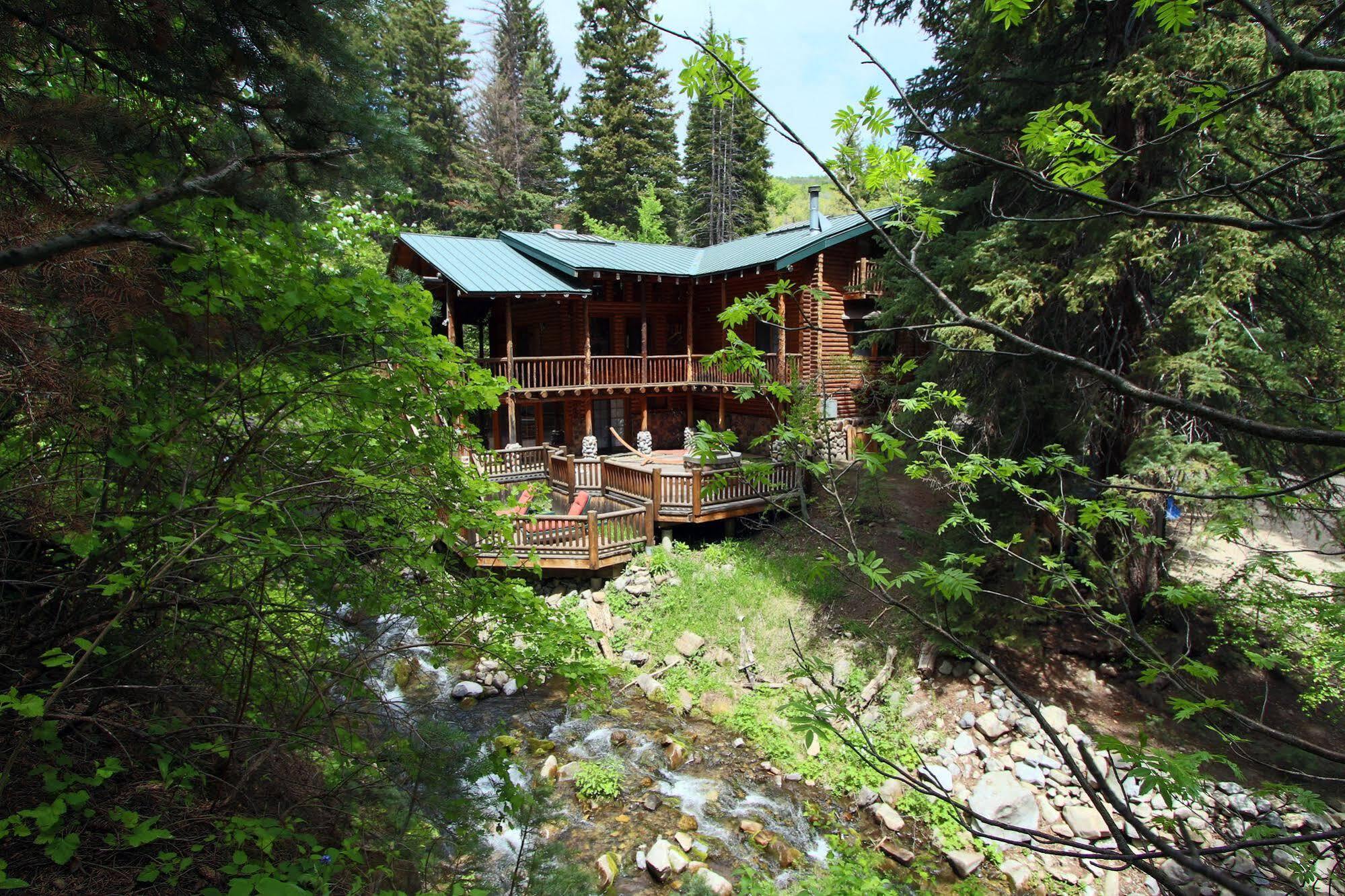 Log Cabin On The Stream Sundance Екстер'єр фото