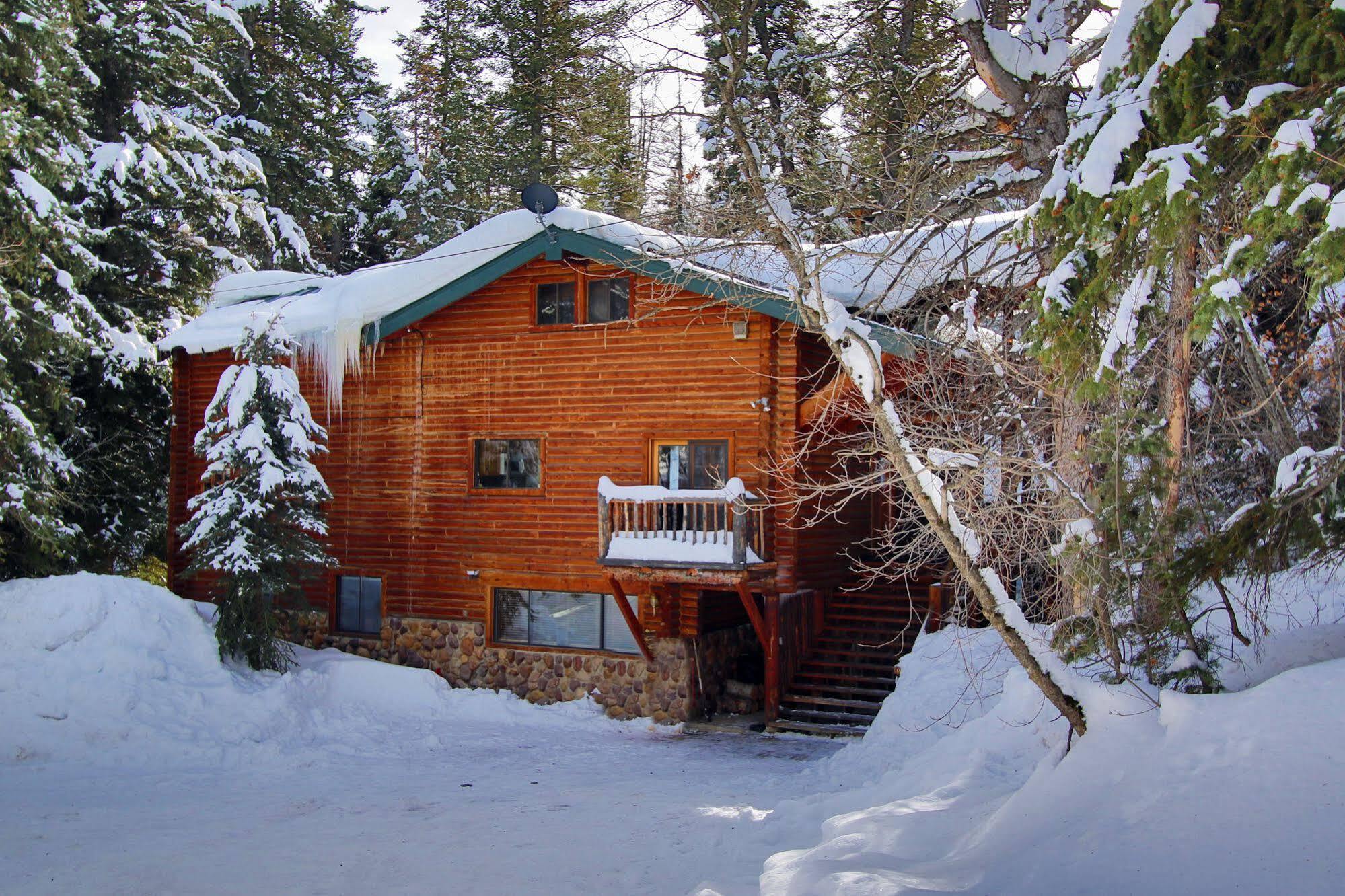 Log Cabin On The Stream Sundance Екстер'єр фото