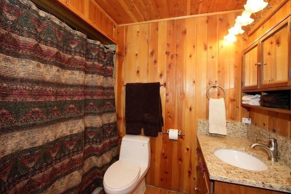 Log Cabin On The Stream Sundance Екстер'єр фото